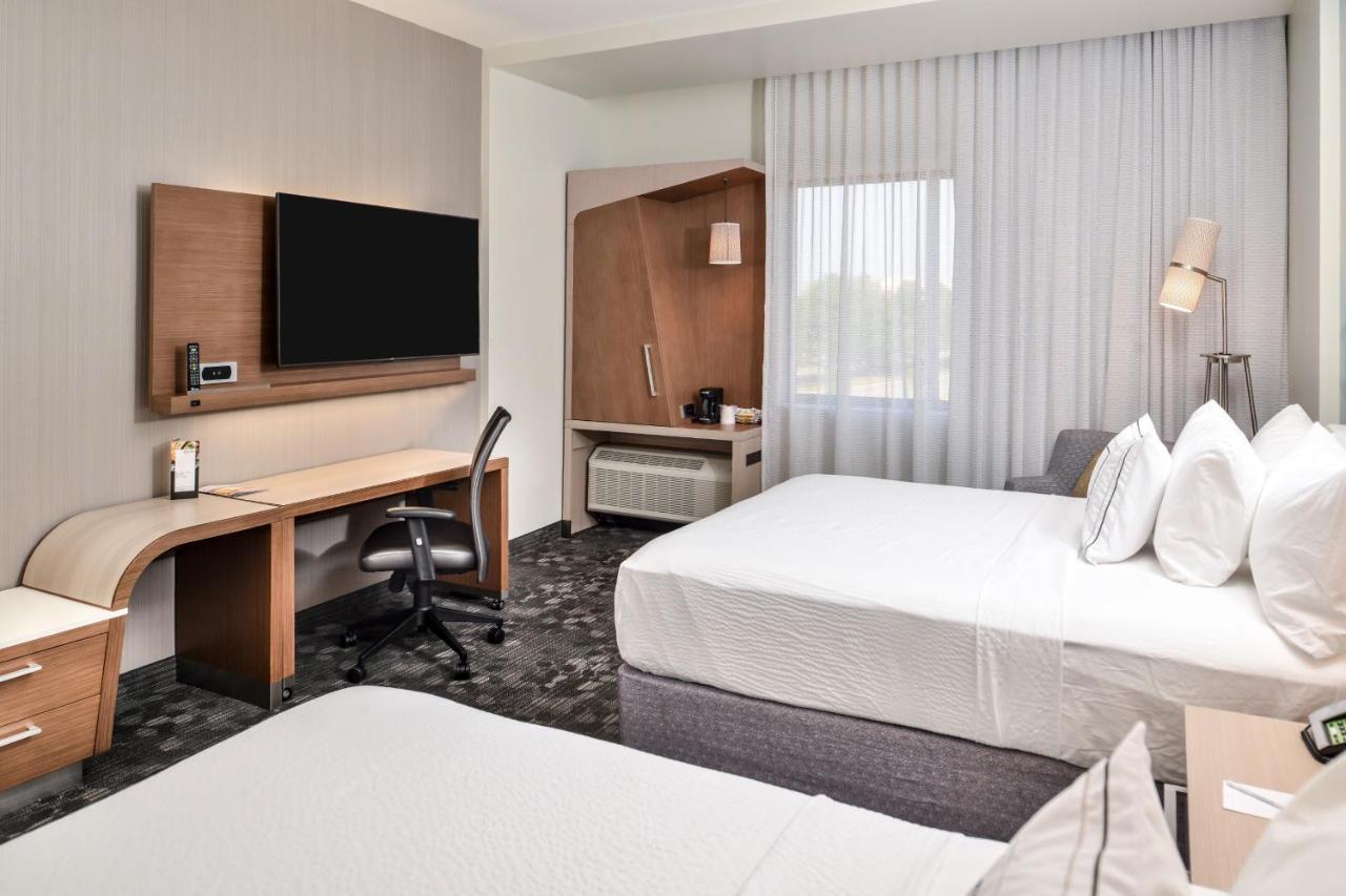 Courtyard By Marriott Charlotte Northlake Exteriör bild
